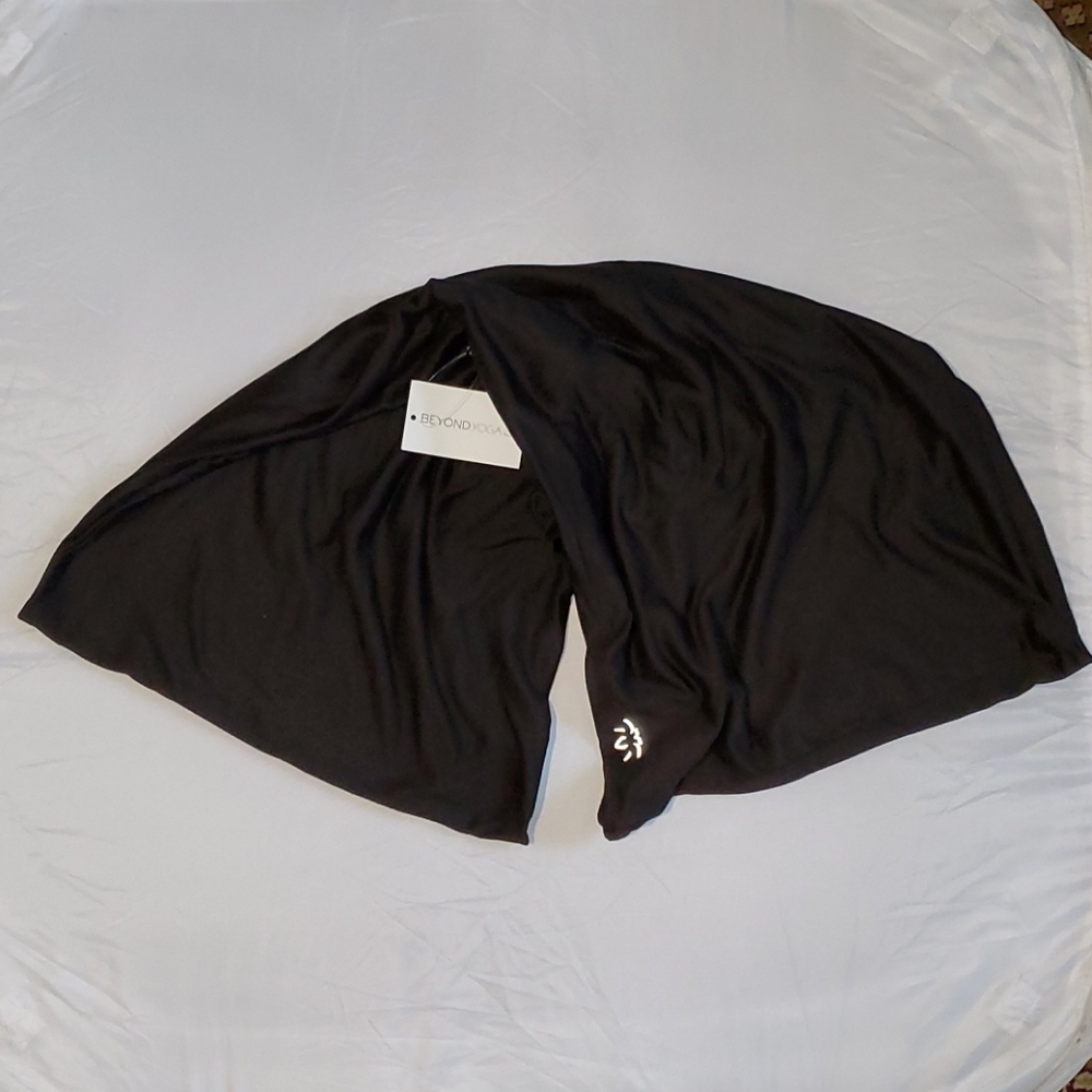Beyond Yoga Pocket Infinity Scarf Black